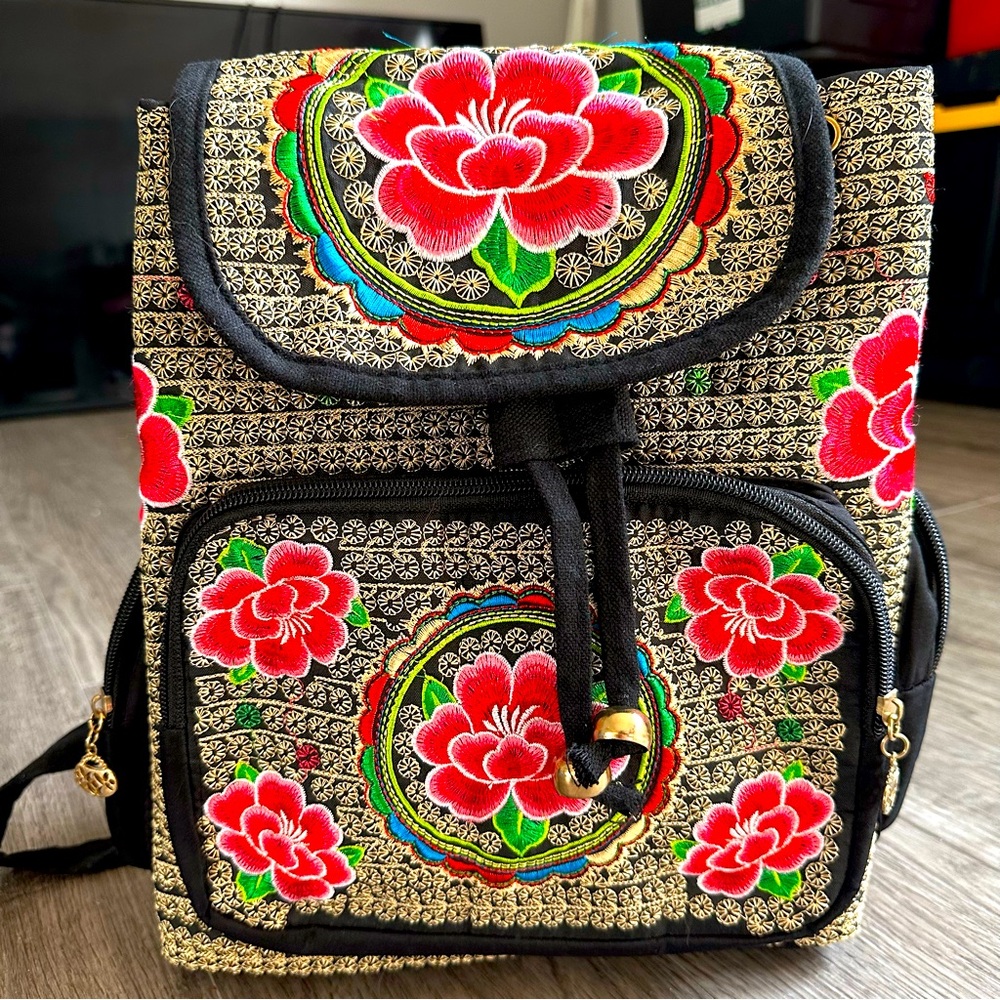Floral Embroidered Backpack 🎒